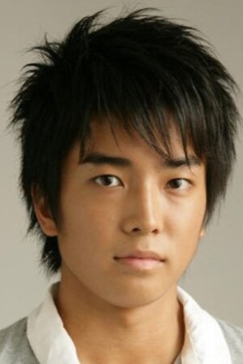 Kensuke Owada headshot