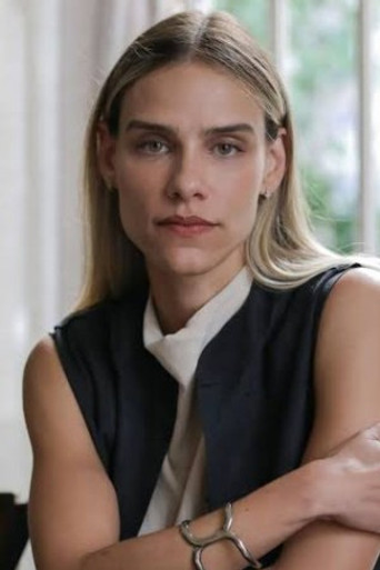 Isabelle Nassar is Sarah