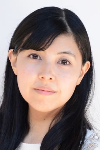Minori Omi headshot
