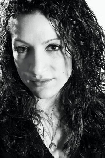 Elyse Alberts headshot