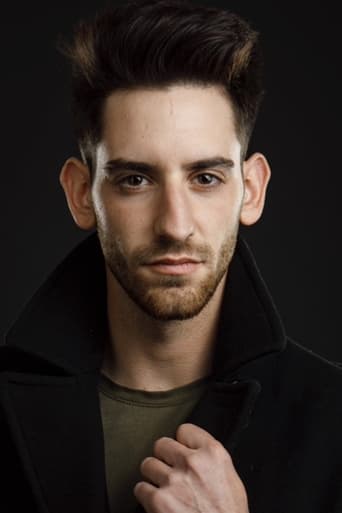Noah Bain Garret headshot