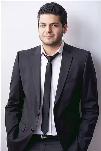 Ezra Sholeh headshot