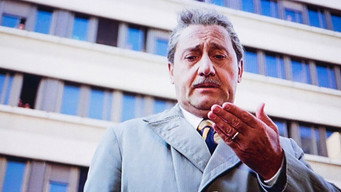 Дуже дрібний буржуа (1977)