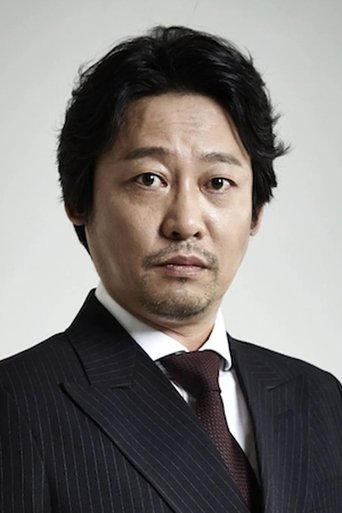 Yoon Don-sun headshot