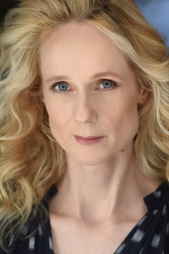 Lucy Taylor headshot