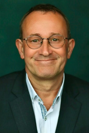 Simon Bamford headshot