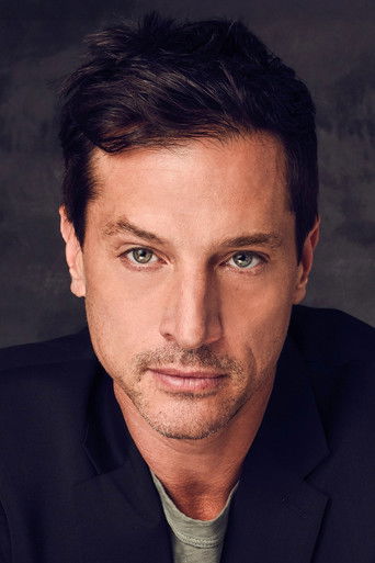 Simon Rex — photo 4