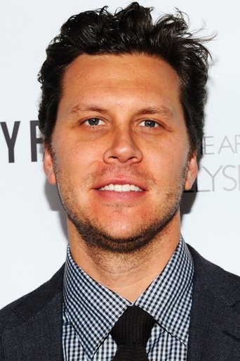 Hayes MacArthur headshot