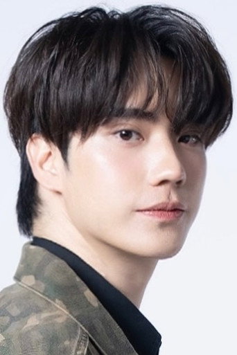 Thanapon Jarujitranon headshot