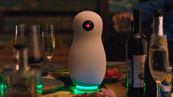 Escena 3 de Virtual Assistant