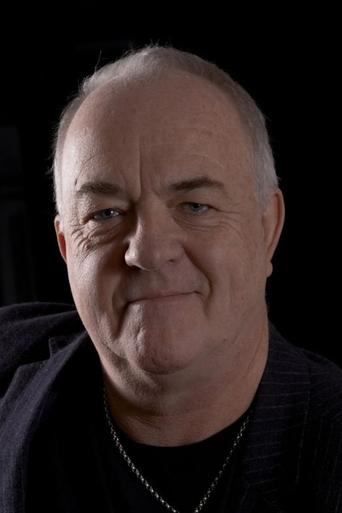 Robbie McIntosh headshot