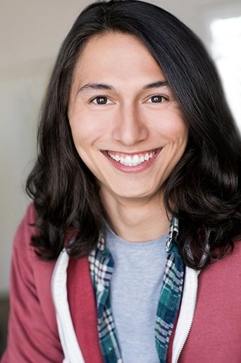 Paris Moletti headshot