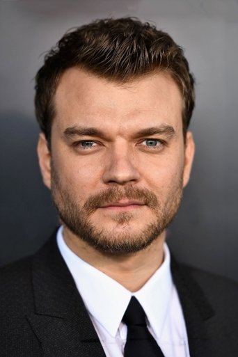 Pilou Asbæk headshot
