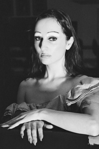 Lea Rose Sebastianis headshot