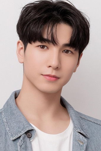 方智弘 is Office worker