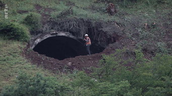 A Tunnel (2019)