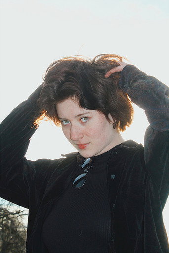 Emily Russellの人物画像 2