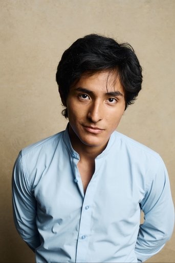 Juandi Aires headshot
