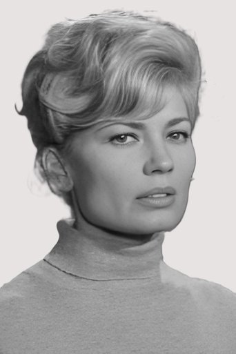 Image of Nadia Sanders