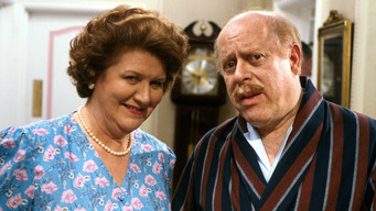Keeping Up Appearances - Season 2 Episode 3 (1990) 予告編