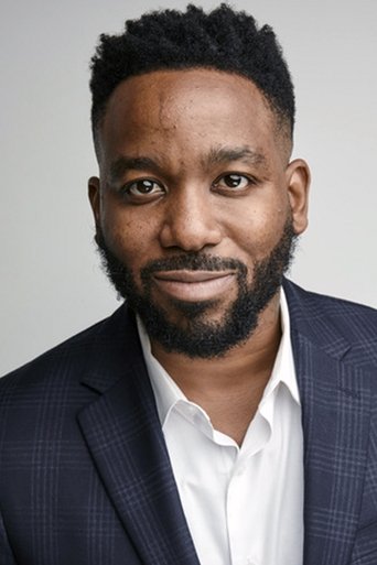 Clinton Lowe headshot