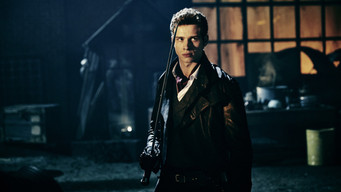 Oliver Stark — photo 10