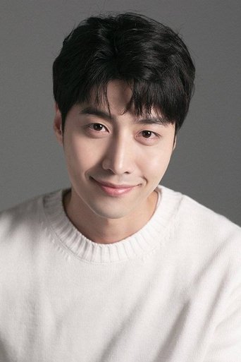 Han Jung-woo headshot