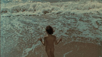 Та, що входить у море (1965)