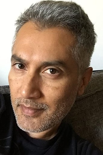Wally Lozano headshot