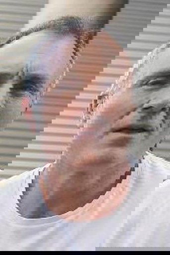 Ignacio Carreño hace el papel de Outlaw Ignacio Carreño