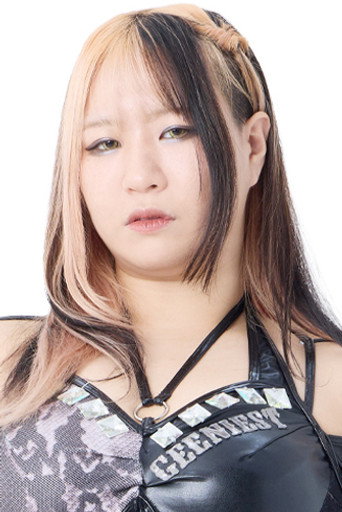 Momo Watanabe