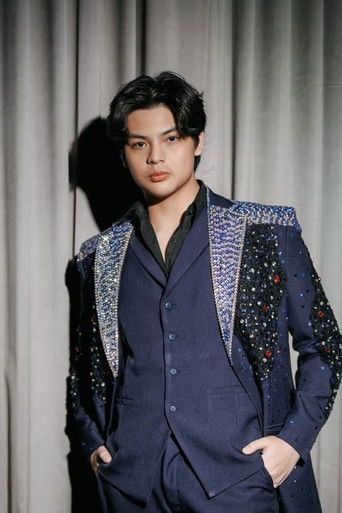 Marc Santiago is Gio Albano