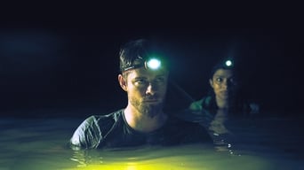 Still 9 from Black Water: Abyss