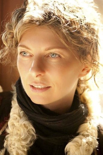 Isabella Vosmikova headshot