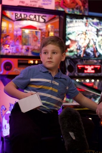 Mason Yordy hace el papel de Garrett Mason Yordy
