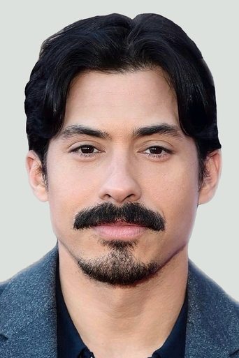 Carlos Santos headshot