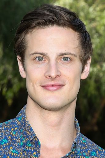 Aren Buchholz headshot