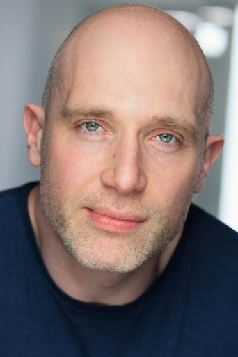 Simon Miller headshot