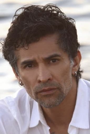 Alfredo Herrera headshot