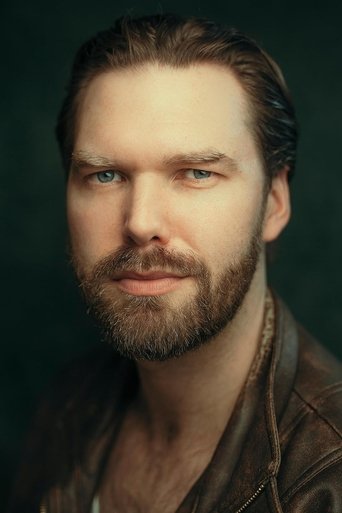 Steven Calvert headshot