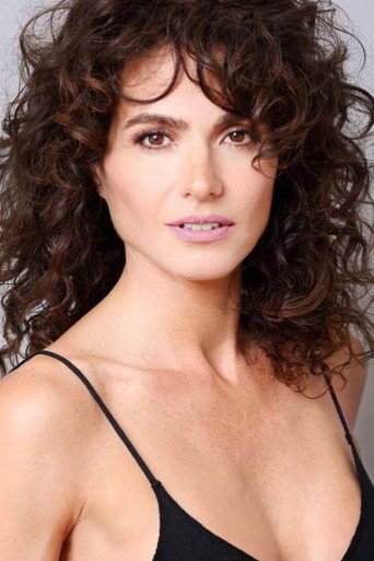 Florencia Etchevesの人物画像 2