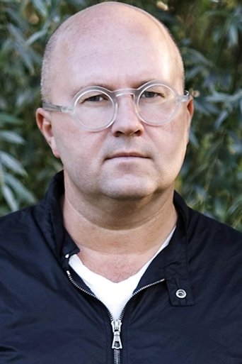 Mikael Olsson headshot