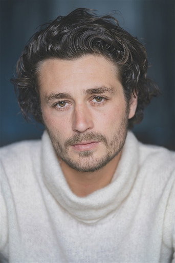 Paul Valyの人物画像 2