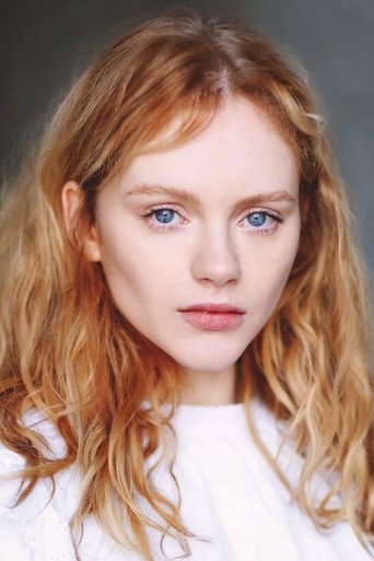 Emma Laird headshot
