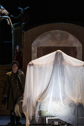 Leonora, la maga y la maestra poster