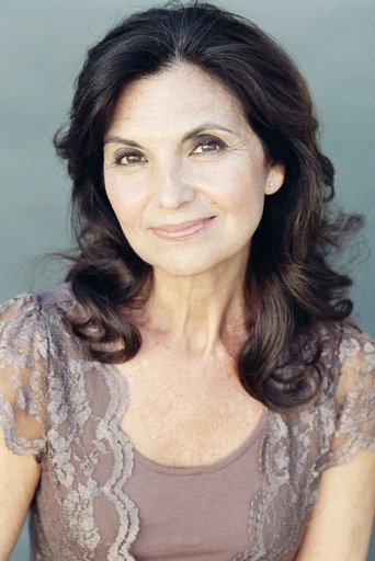 Crystina Wyler headshot