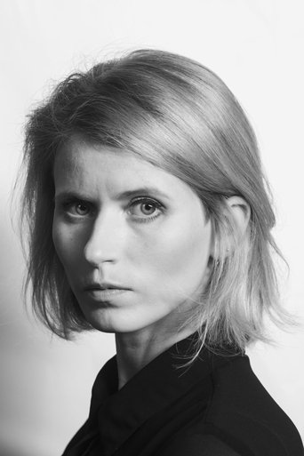 Jonė Šadeikė headshot