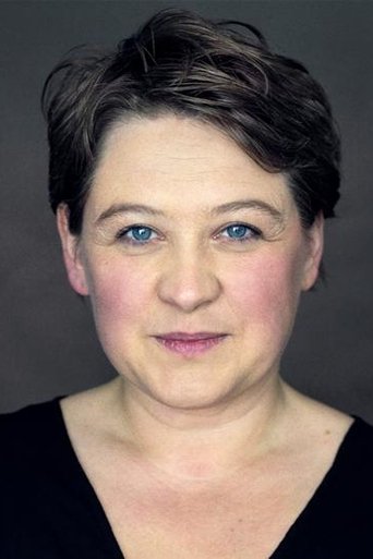 Claire Machin headshot