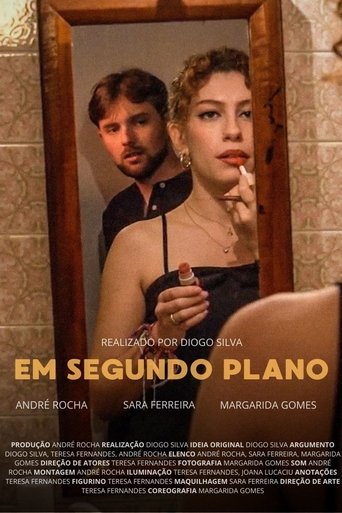 Em Segundo Plano