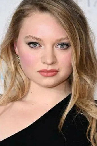 Mia Threapleton — photo 5